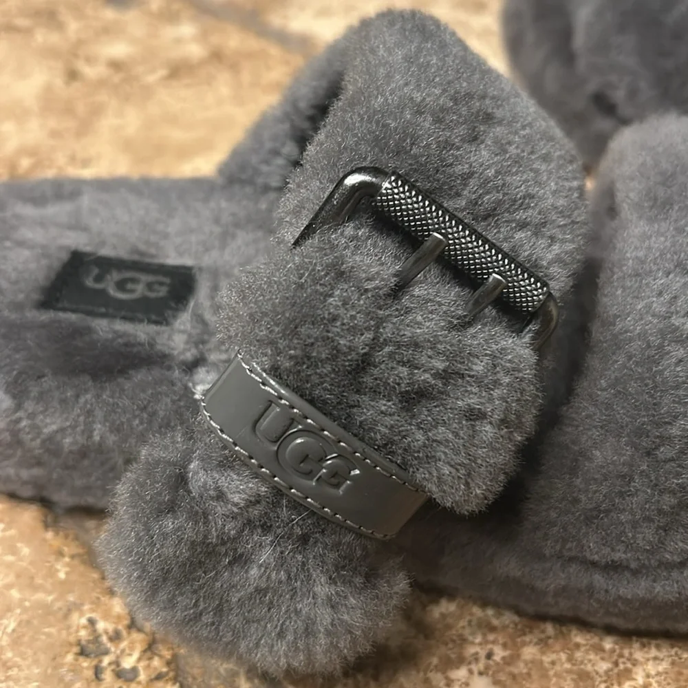 Ugg double strap platform fuzzy slides - Picture 4 of 7